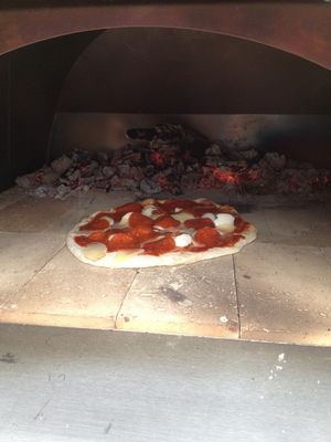 Lò nướng bánh pizza 4 bánh bằng thép không gỉ Lò nướng bánh pizza nướng bằng gỗ ngoài trời 900mm